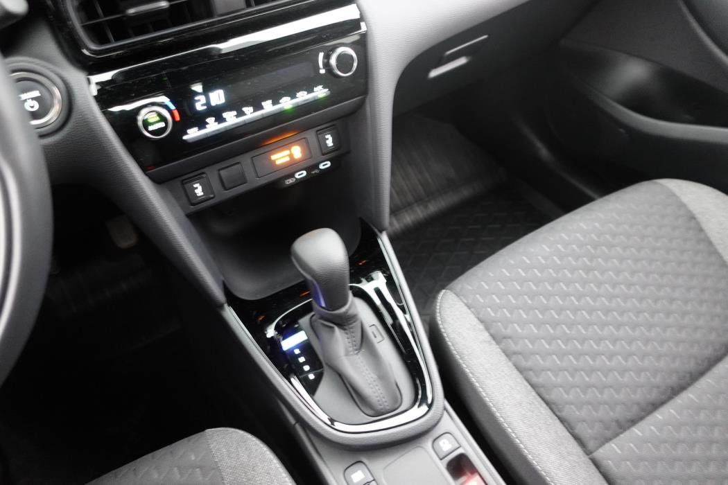 TOYOTA Yaris Cross 2024