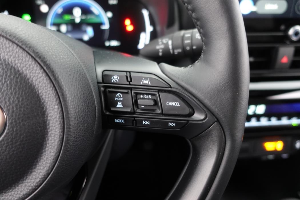 TOYOTA Yaris Cross 2024