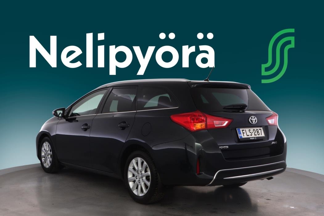 TOYOTA Auris 2015