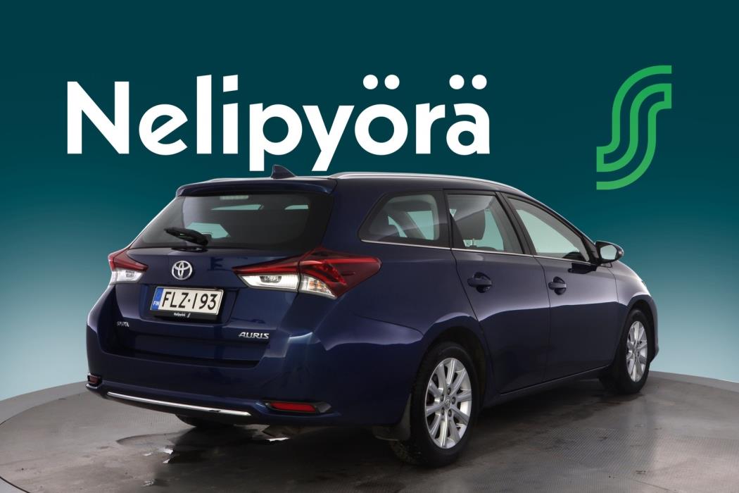 TOYOTA Auris 2015