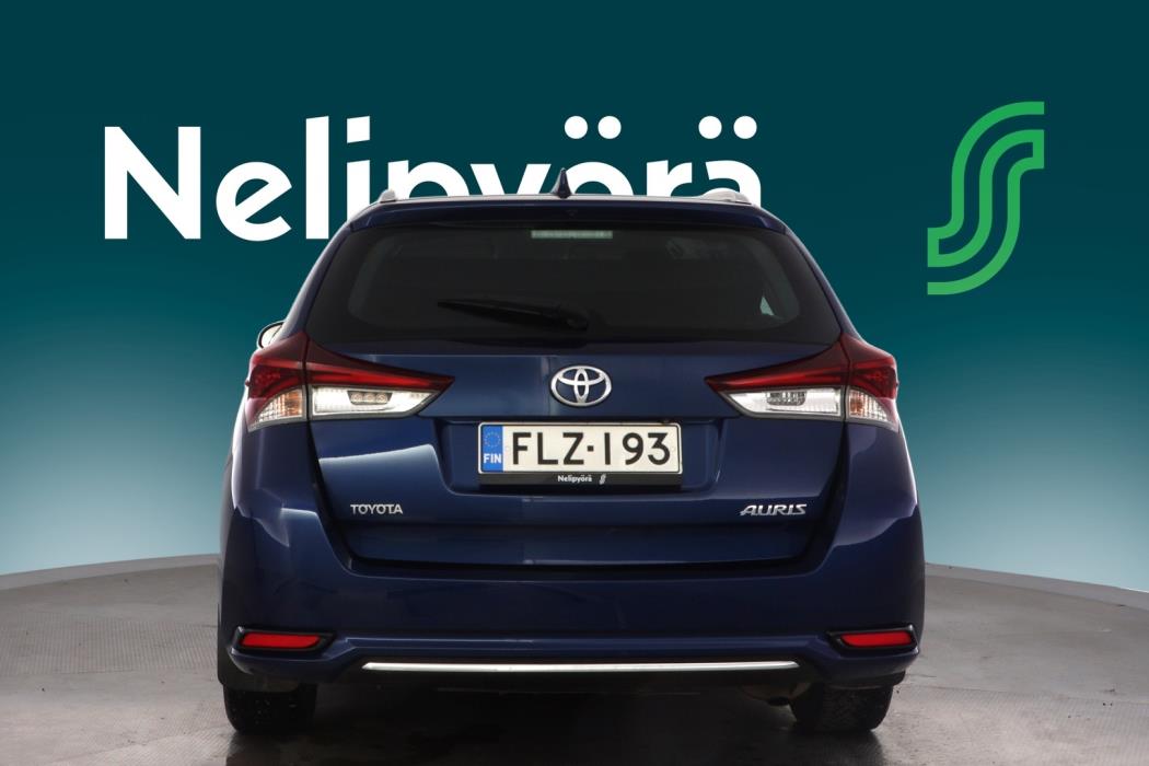 TOYOTA Auris 2015
