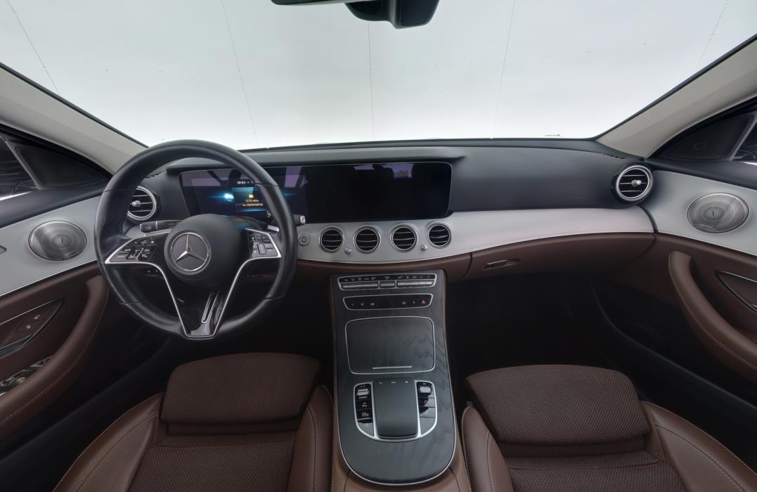 MERCEDES-BENZ E 2021