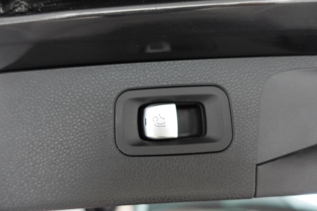 MERCEDES-BENZ E 2021