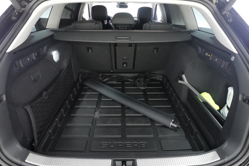 SKODA Superb 2025