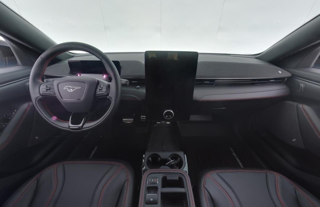 FORD Mustang Mach-E 2025