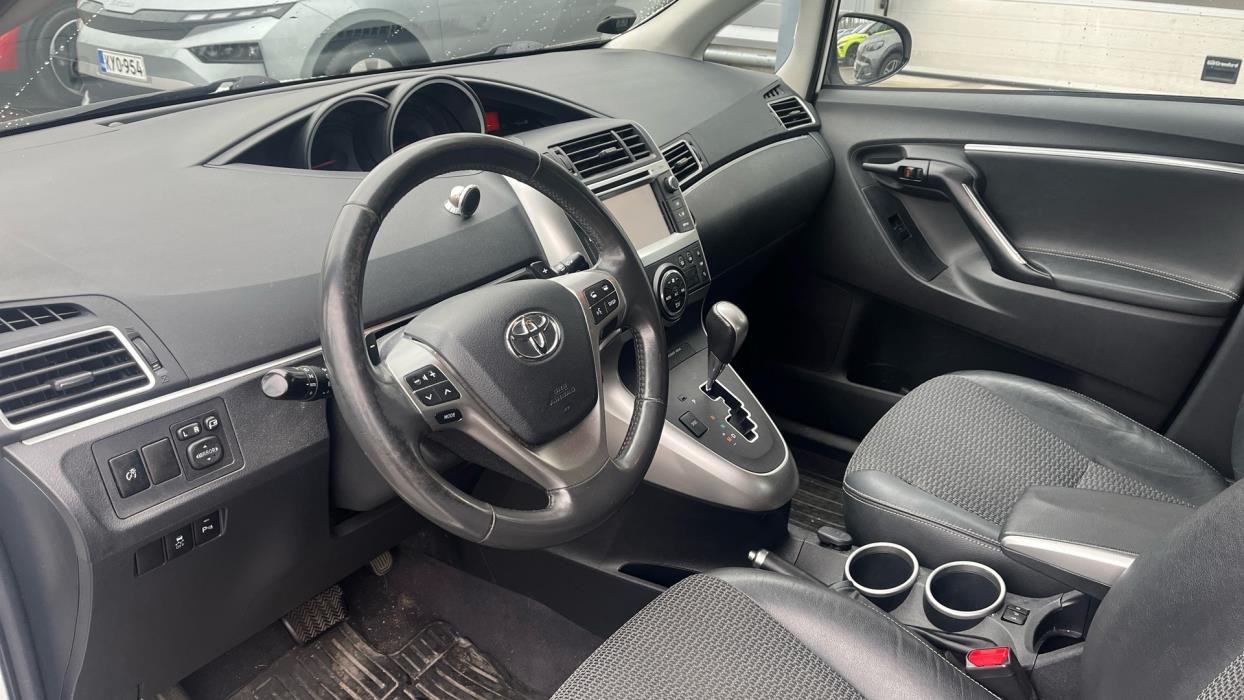 TOYOTA Verso 2013