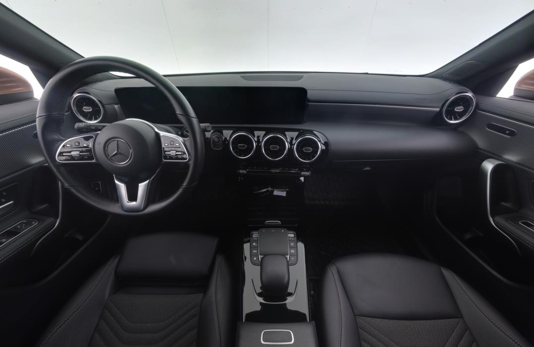 MERCEDES-BENZ CLA 2023