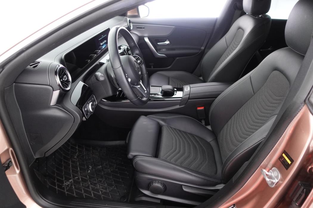 MERCEDES-BENZ CLA 2023