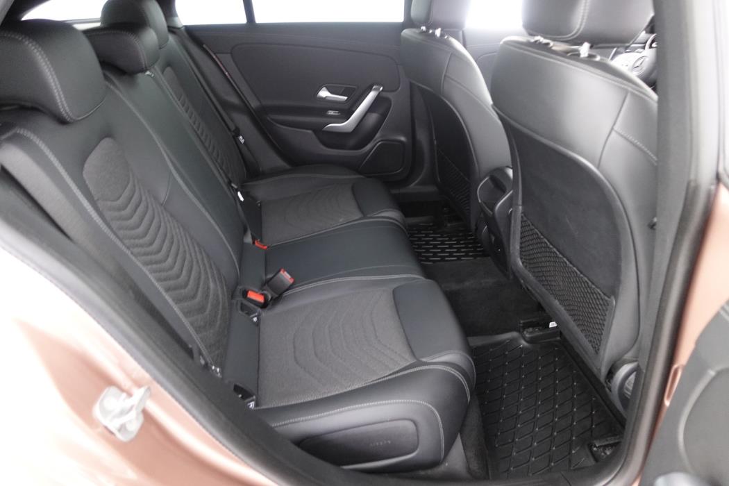 MERCEDES-BENZ CLA 2023