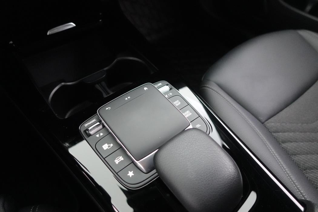 MERCEDES-BENZ CLA 2023