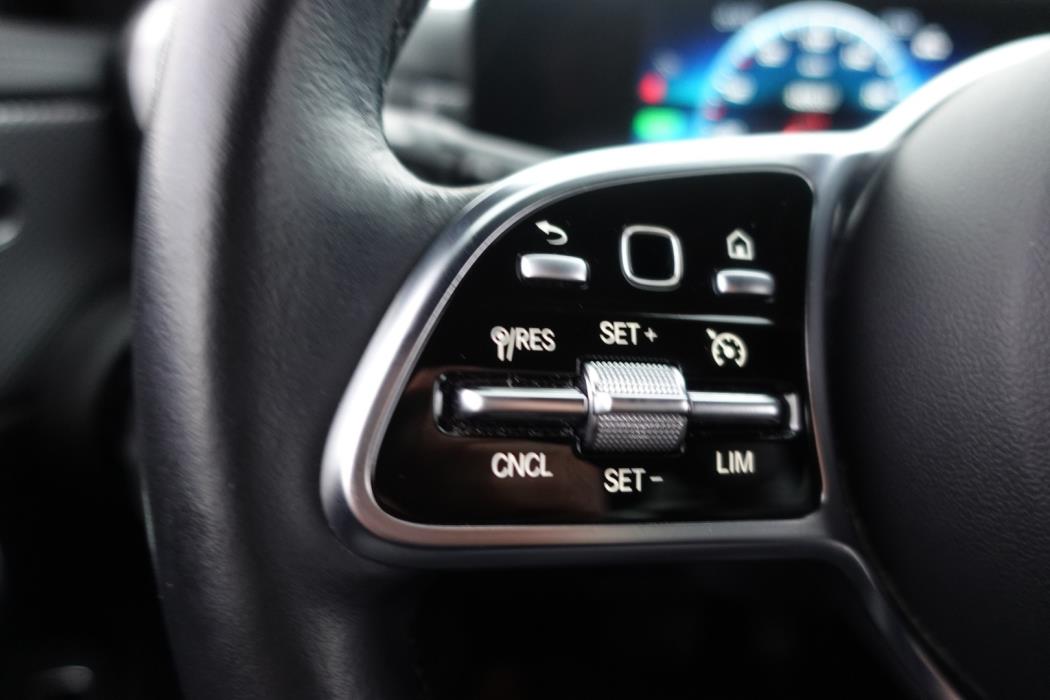 MERCEDES-BENZ CLA 2023