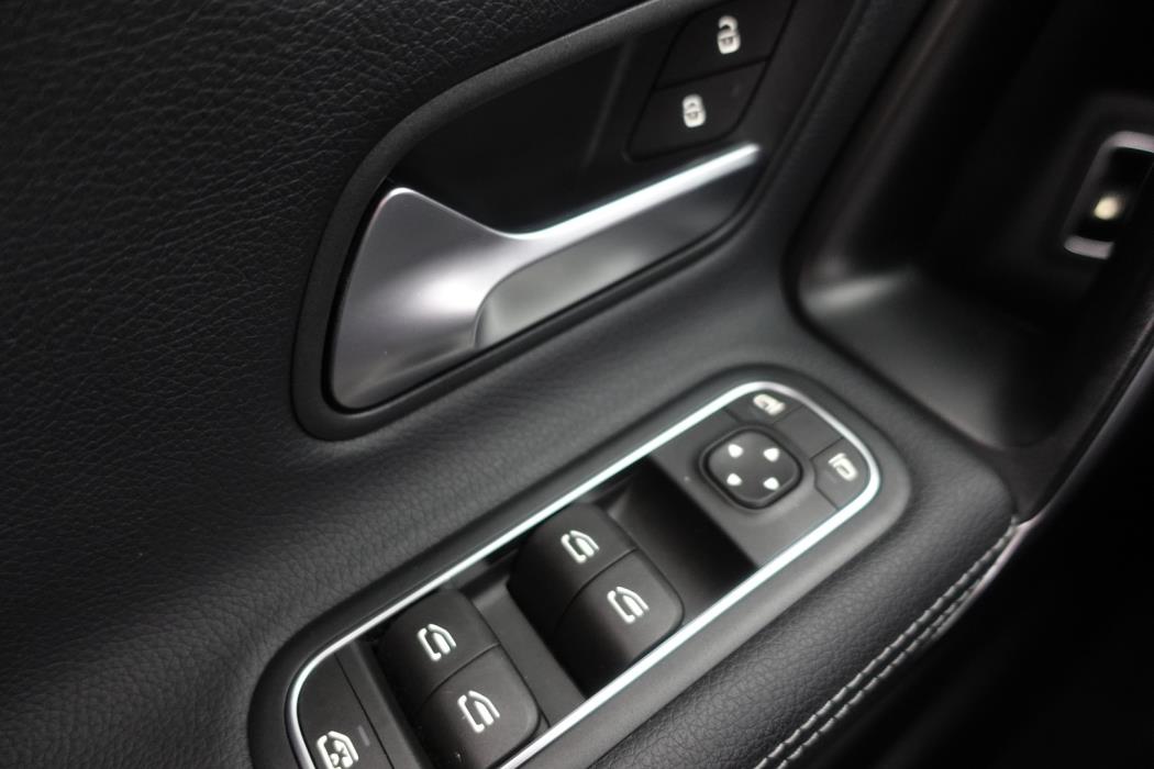 MERCEDES-BENZ CLA 2023