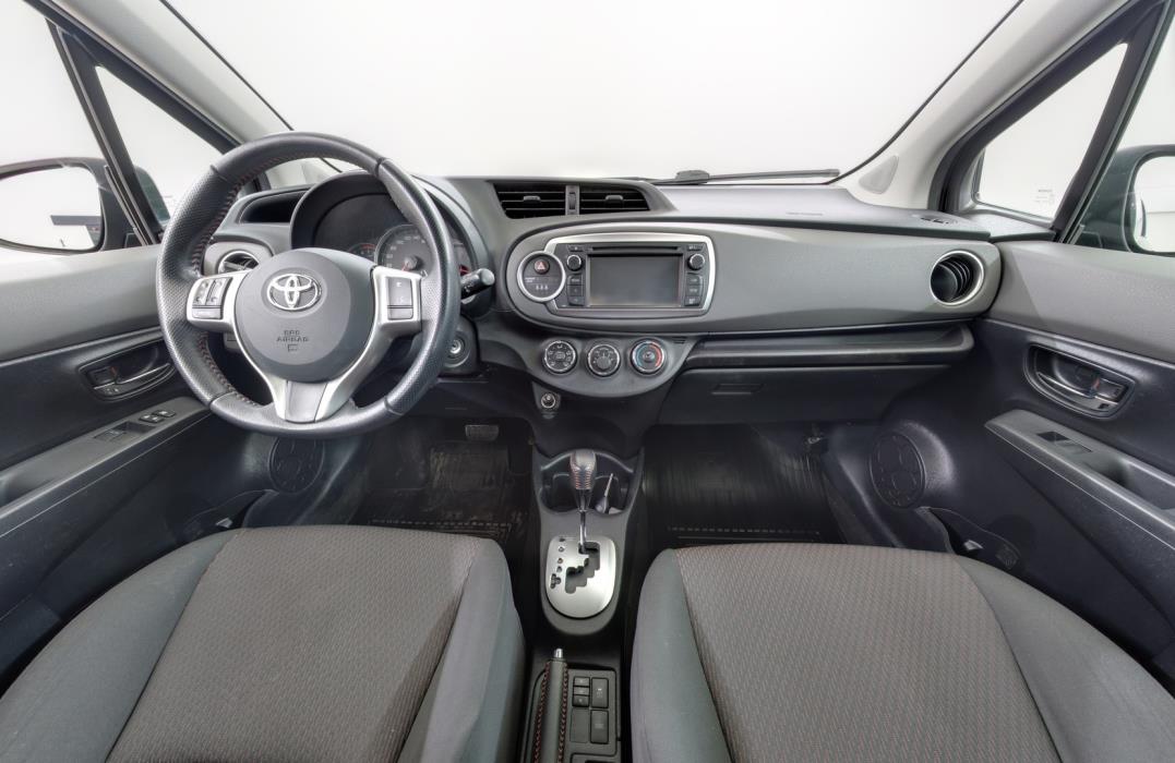 TOYOTA Yaris 2012