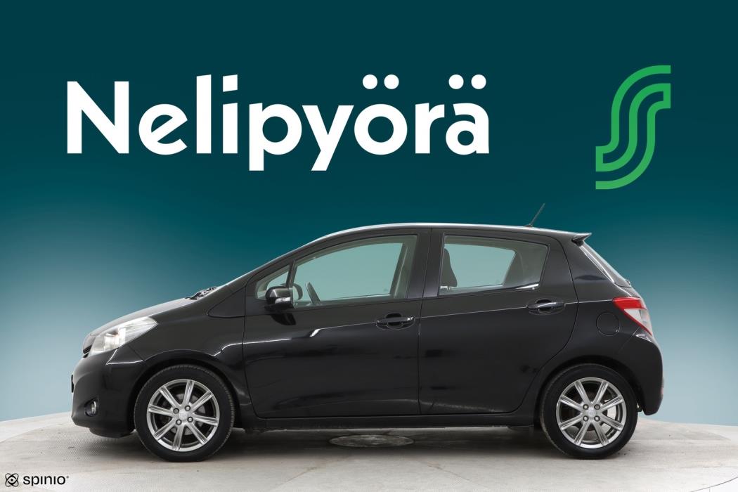 TOYOTA Yaris 2012