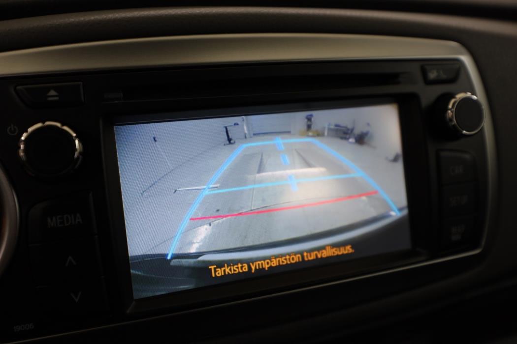 TOYOTA Yaris 2012