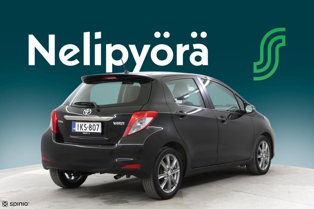 TOYOTA Yaris 2012