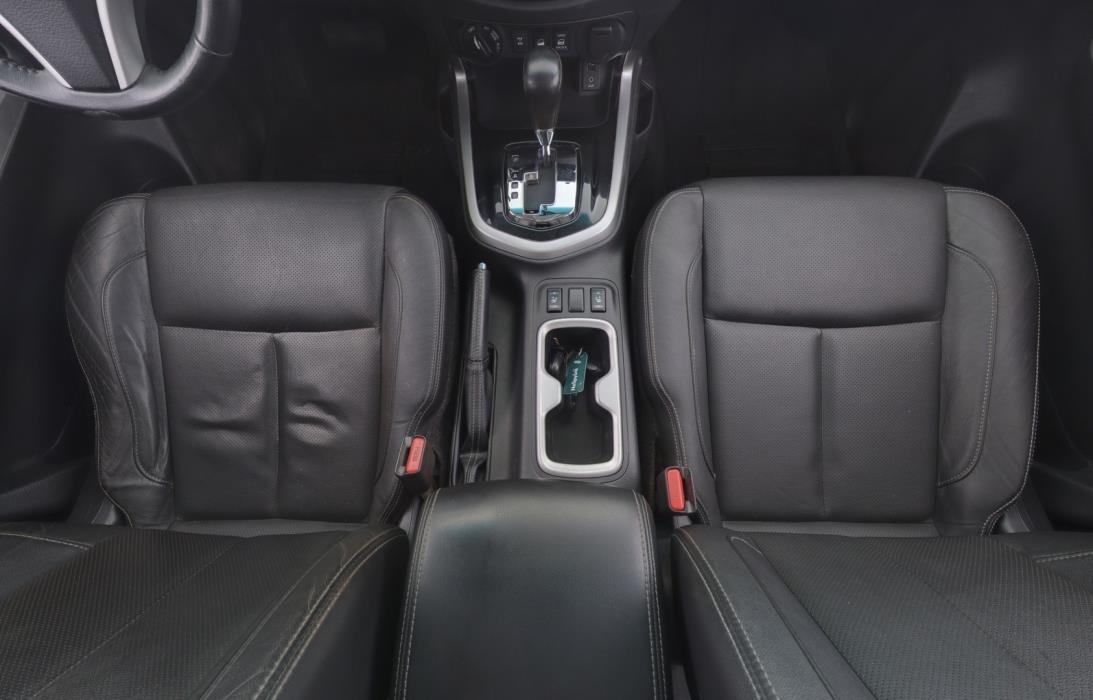 NISSAN Navara 2016