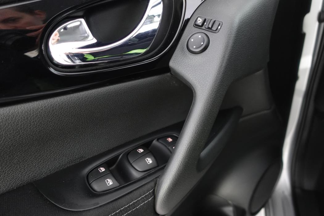 NISSAN Qashqai 2018
