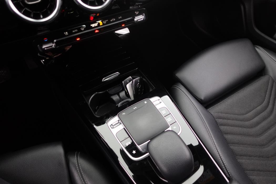 MERCEDES-BENZ A 2019