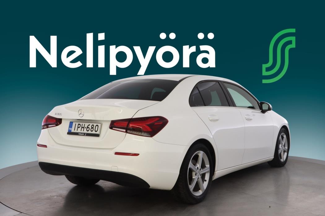 MERCEDES-BENZ A 2019