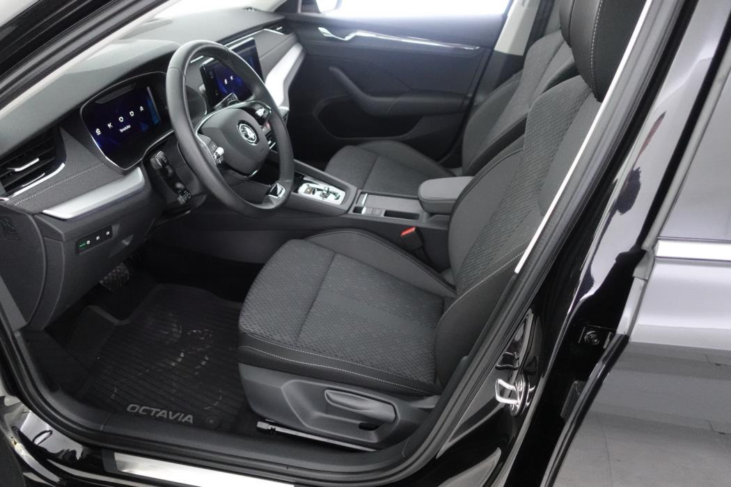SKODA Octavia 2023