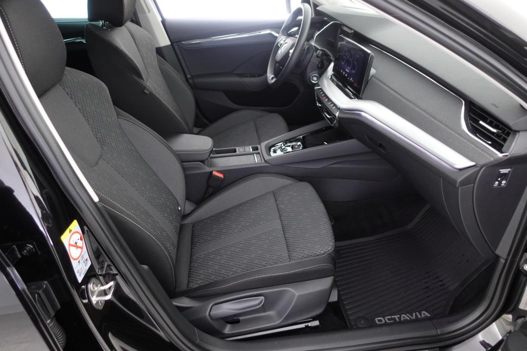 SKODA Octavia 2023