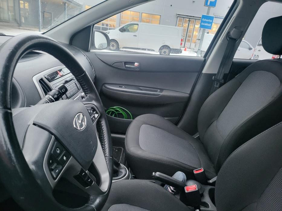 HYUNDAI i20 5d 2015