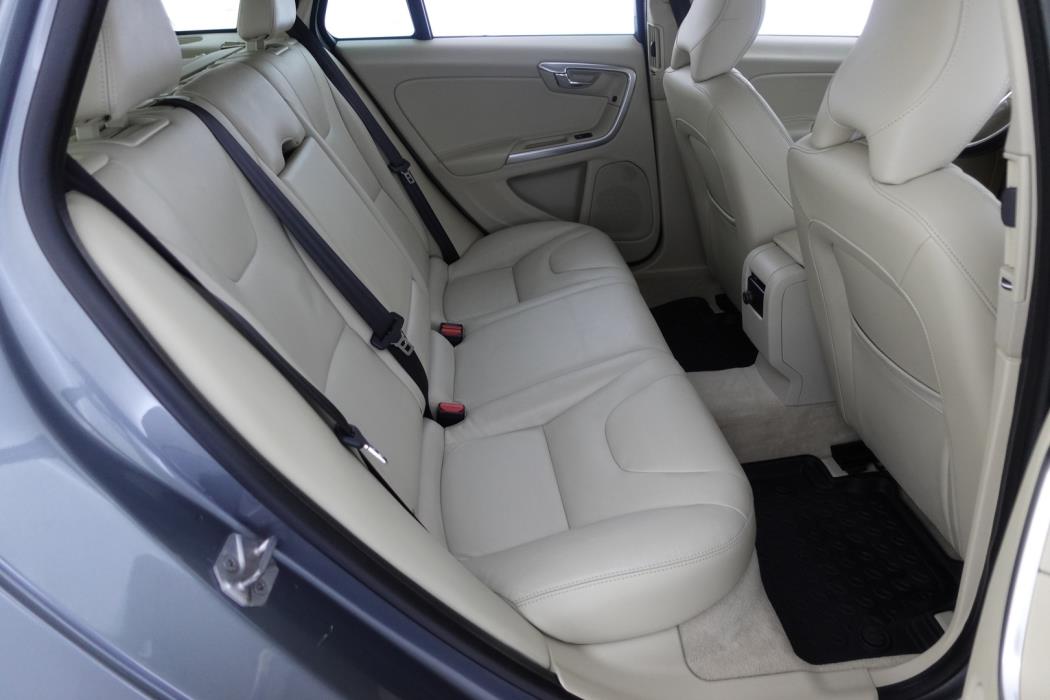 VOLVO V60 Cross Country 2016