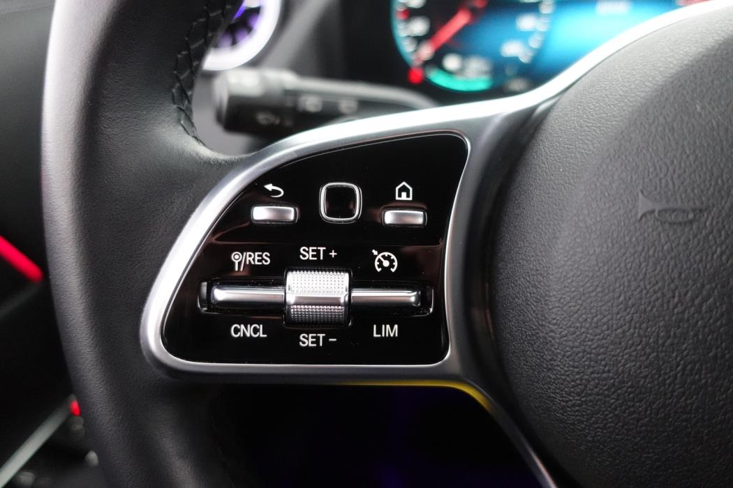 MERCEDES-BENZ EQA 2022