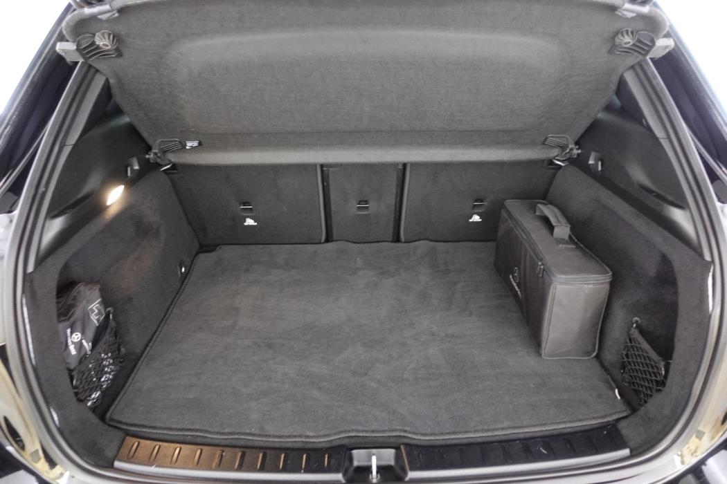 MERCEDES-BENZ EQA 2022