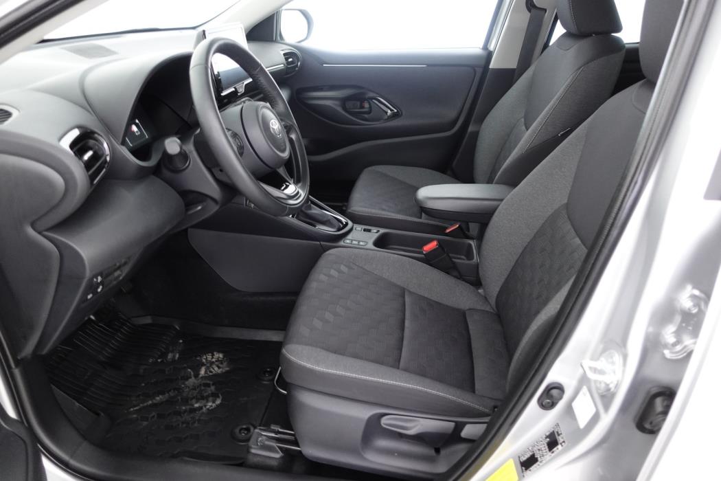 TOYOTA Yaris 2024