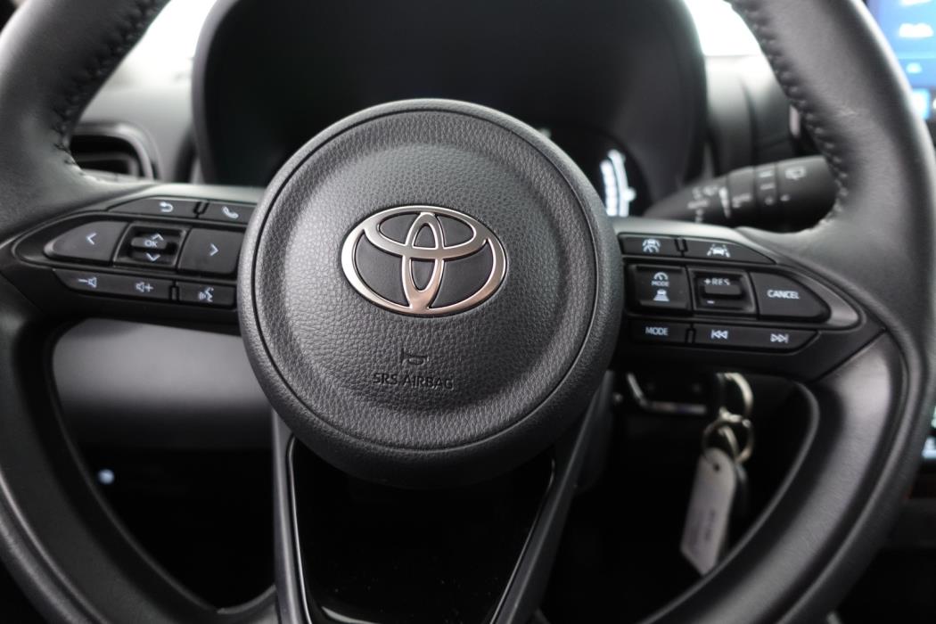 TOYOTA Yaris 2024