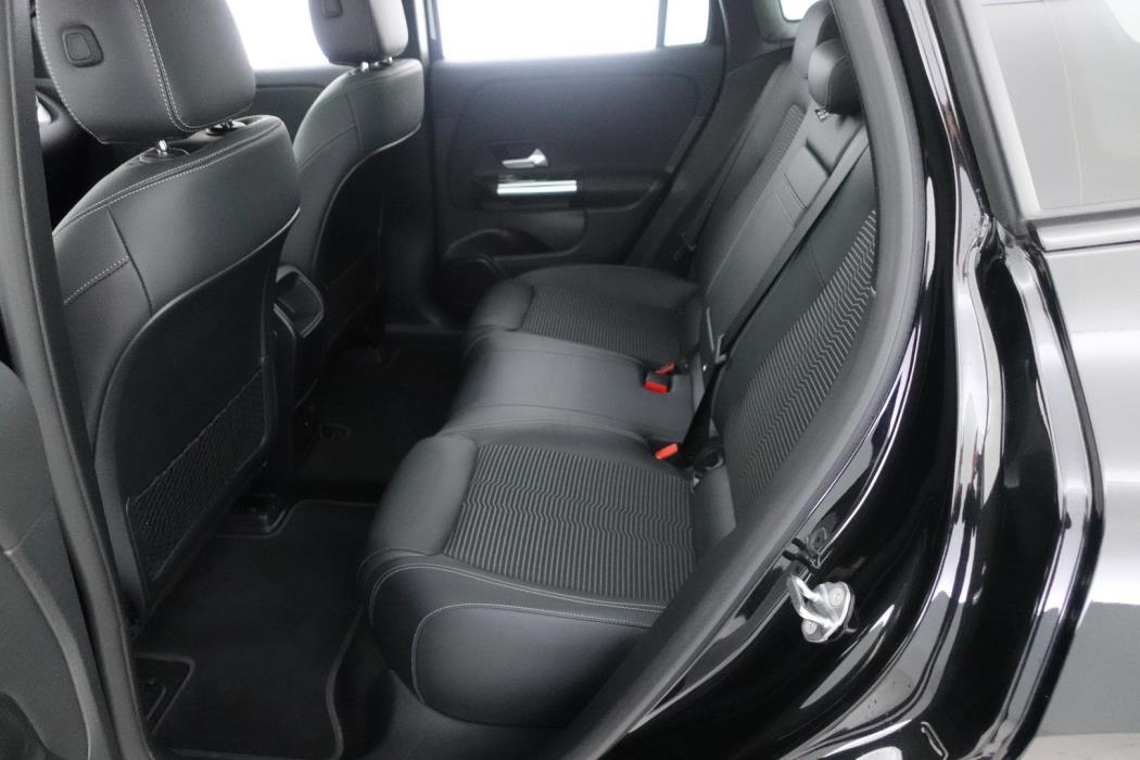 MERCEDES-BENZ EQA 2022