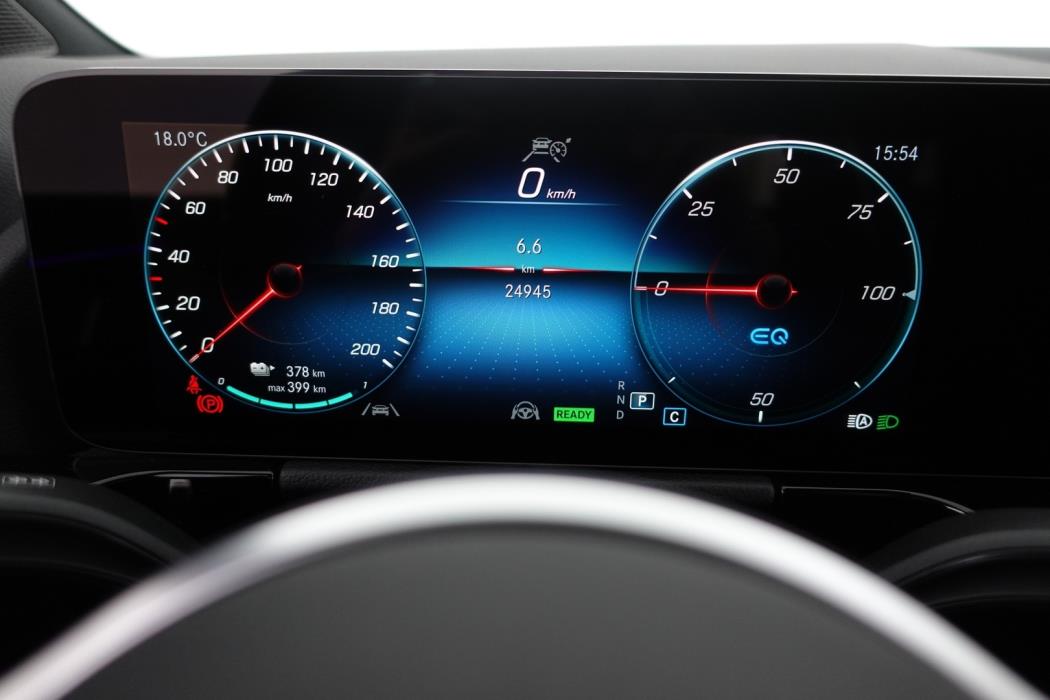 MERCEDES-BENZ EQA 2022