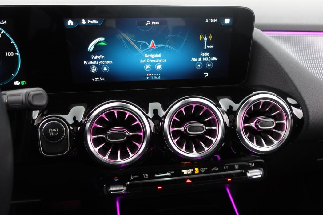 MERCEDES-BENZ EQA 2022