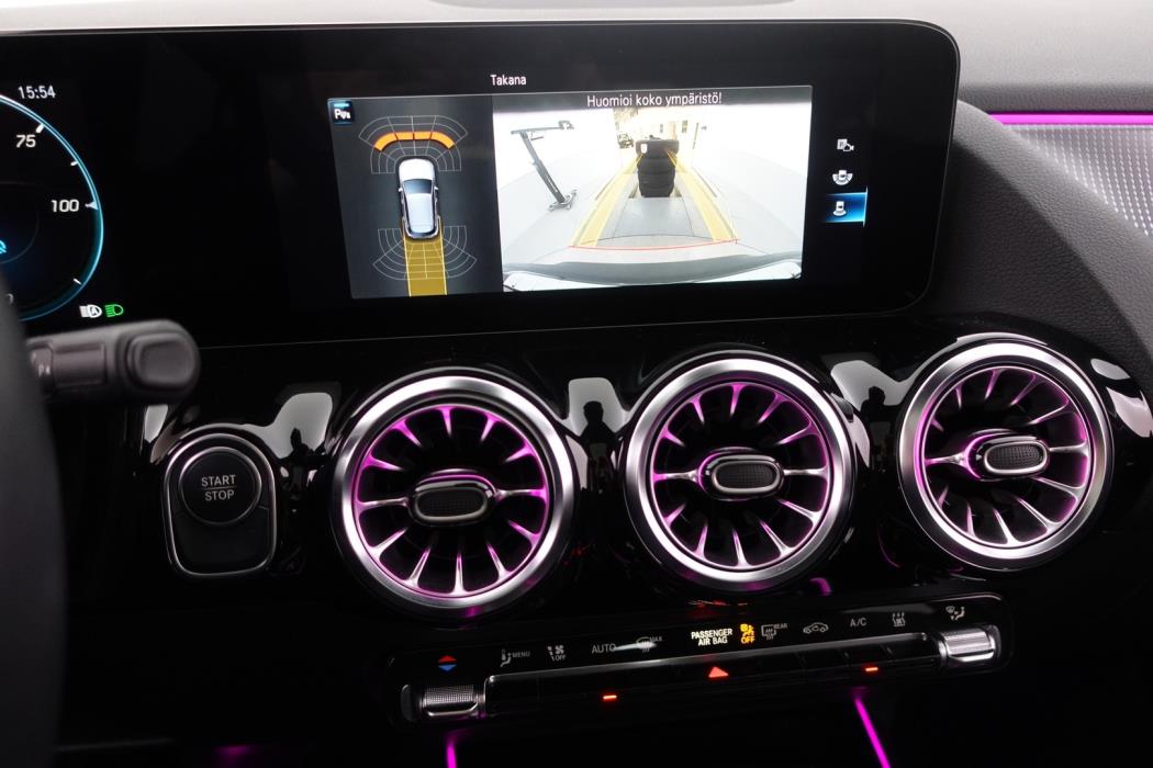 MERCEDES-BENZ EQA 2022