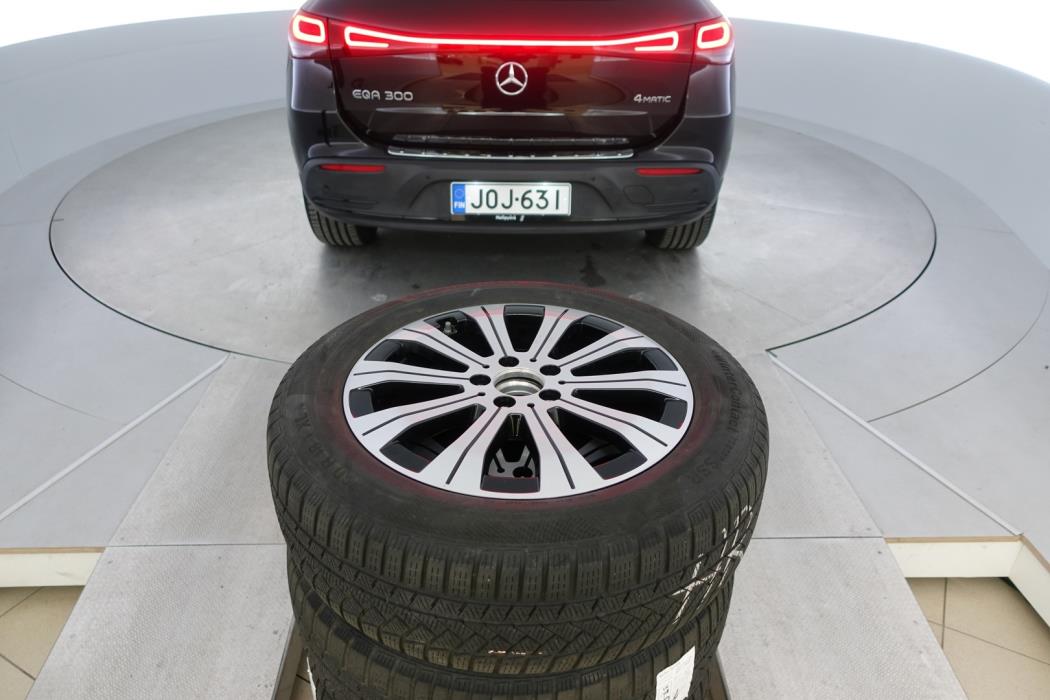 MERCEDES-BENZ EQA 2022