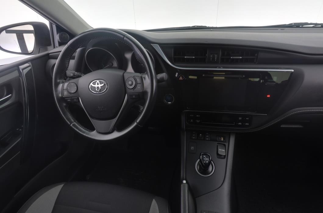 TOYOTA Auris 2017