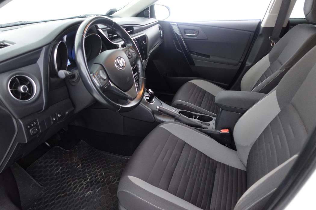 TOYOTA Auris 2017