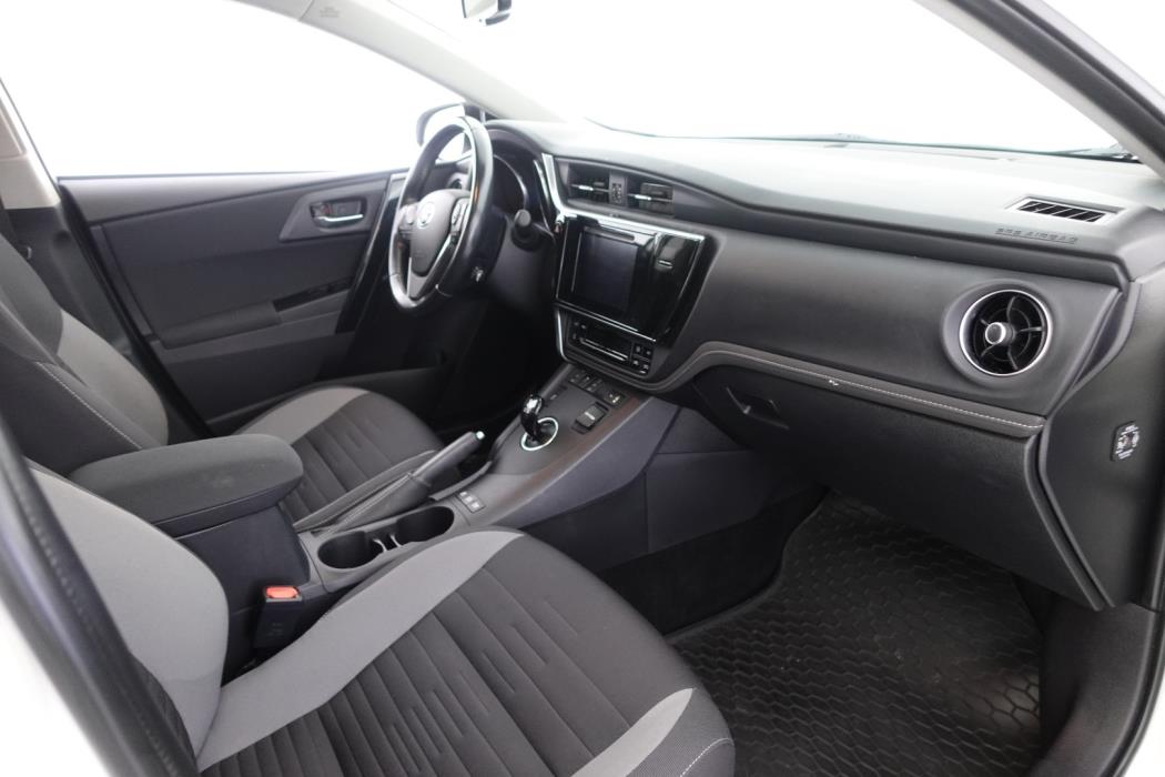 TOYOTA Auris 2017