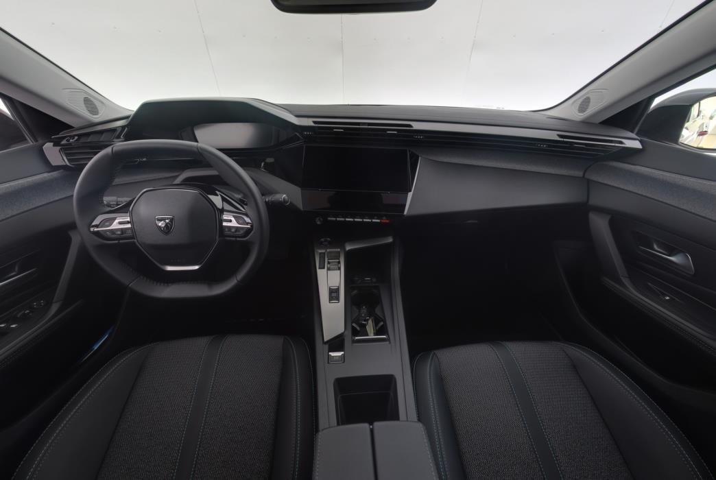 PEUGEOT E-408 2026
