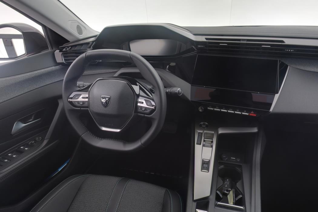 PEUGEOT E-408 2026