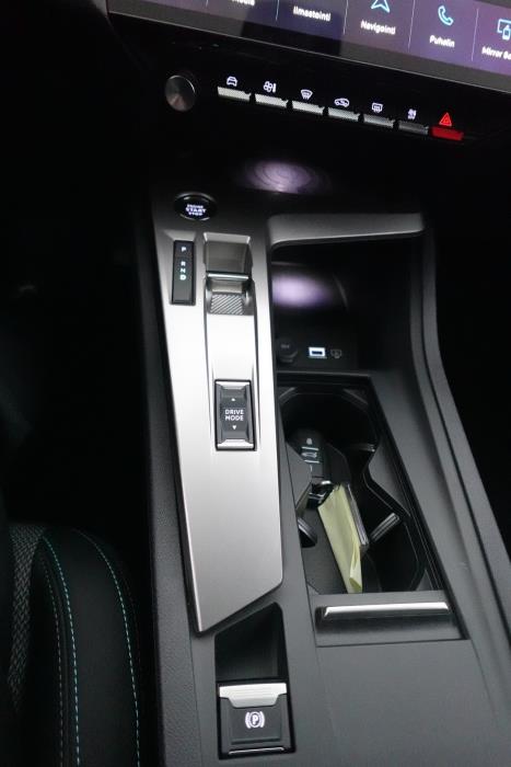 PEUGEOT E-408 2026