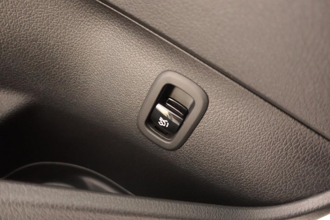 MERCEDES-BENZ C 2022