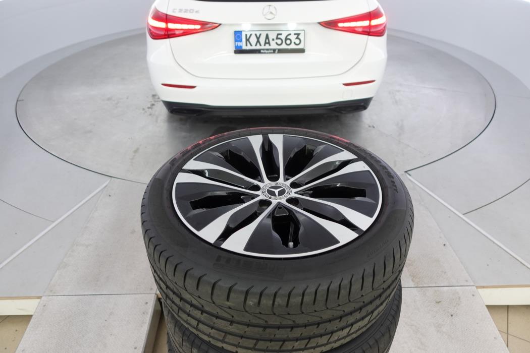 MERCEDES-BENZ C 2022