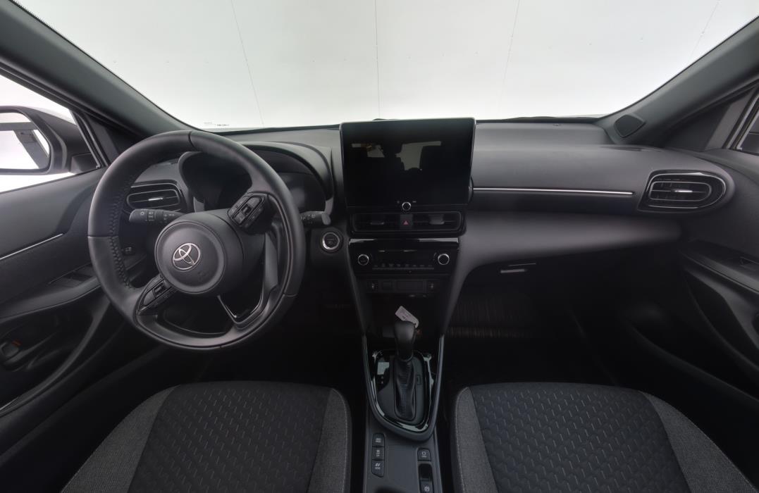 TOYOTA Yaris Cross 2025