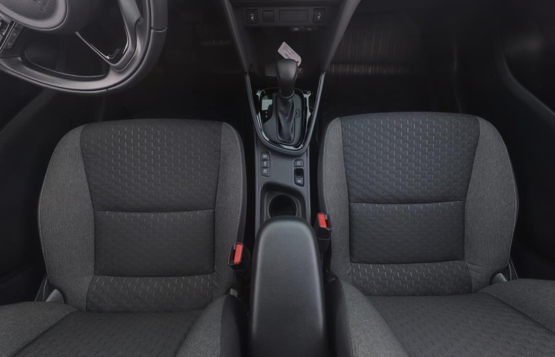 TOYOTA Yaris Cross 2025