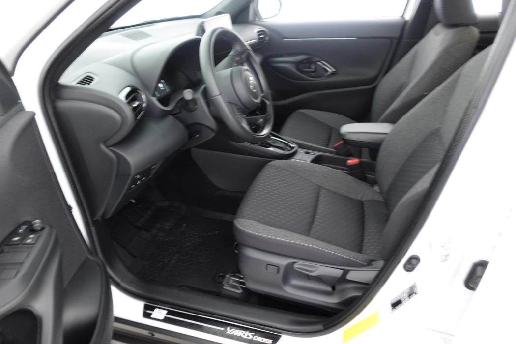 TOYOTA Yaris Cross 2025