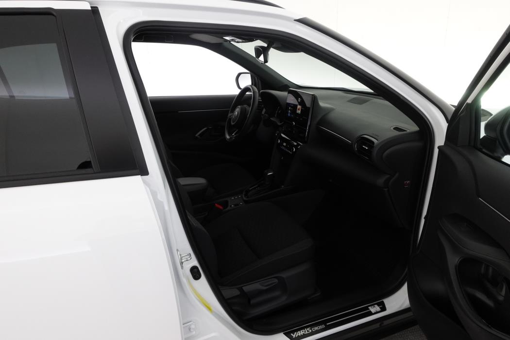 TOYOTA Yaris Cross 2025