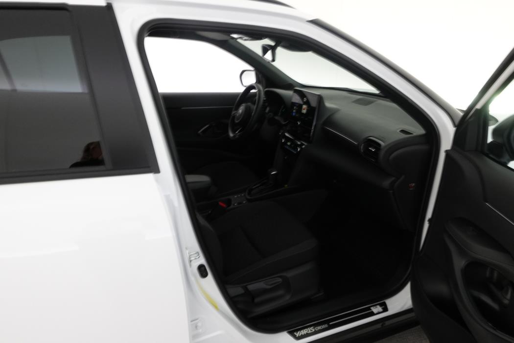 TOYOTA Yaris Cross 2025